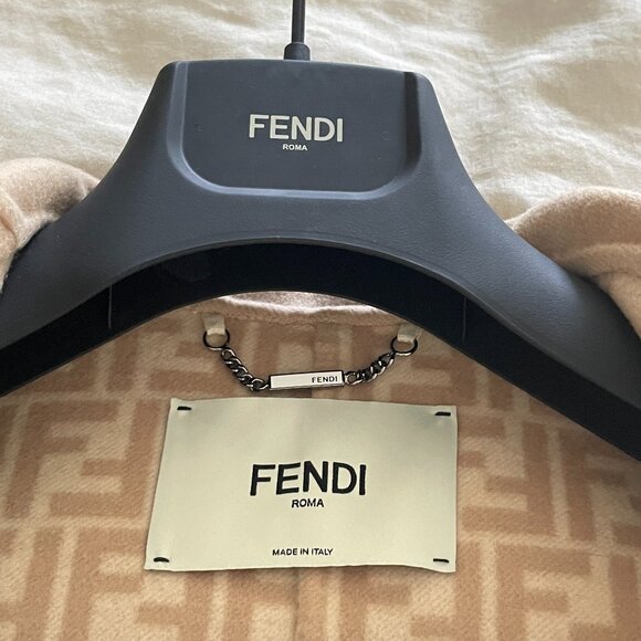 Authentic FENDI light beige wool coat 36 - Picture 3 of 12